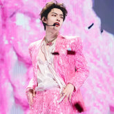 ONER Star Same Pink Sequin Suit Custom Performance Costume for Male Singer Stage Show