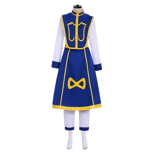 Kurapika from Hunter x Hunter in a detailed cosplay costume