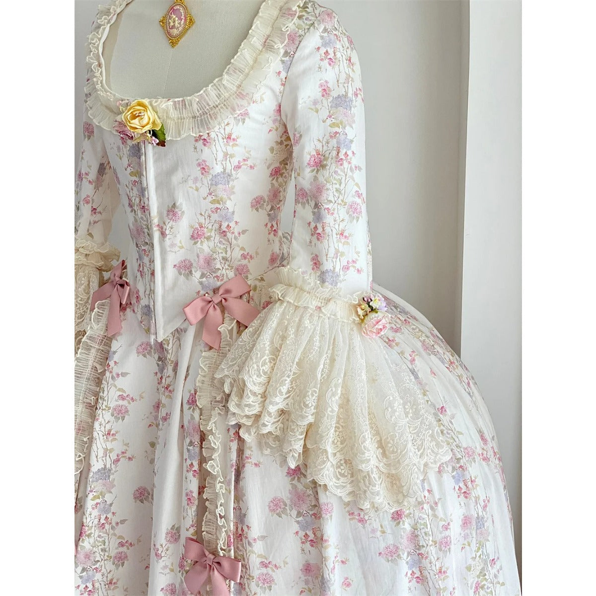 Halloweez Rococo Dress - 18th Century Victorian Lady Royal Court Costume