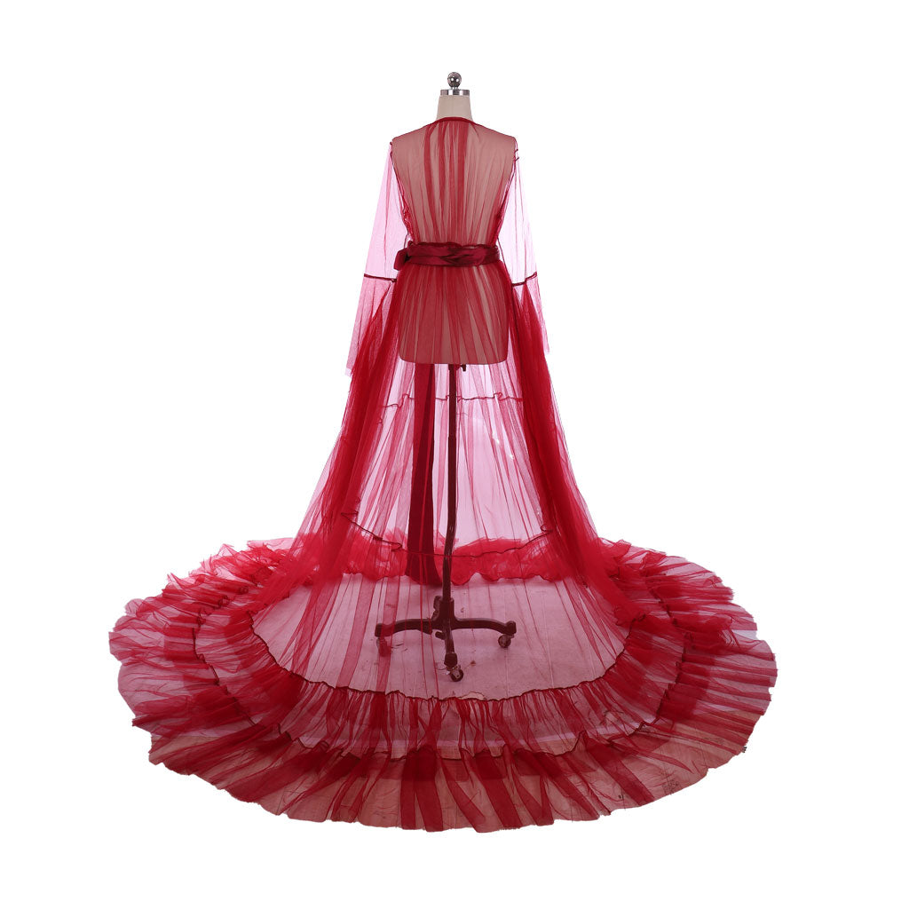 Robe de mariée élégante en maille rouge médiévale du XVIIIe siècle avec illusion de tulle