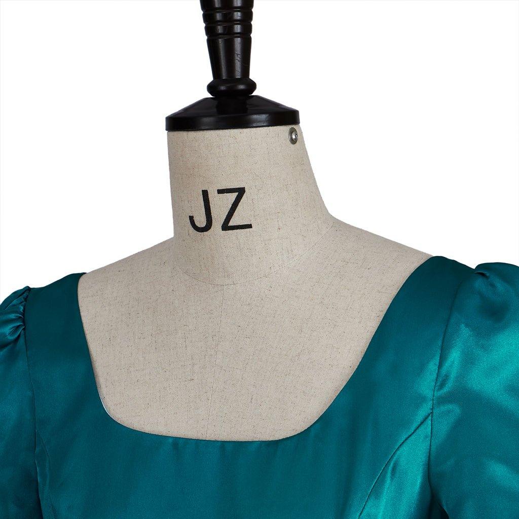 Medieval Traditional Empire Gown - Bridgerton Cosplay Costume in Emerald Green Silky Fabric - Coscosmos